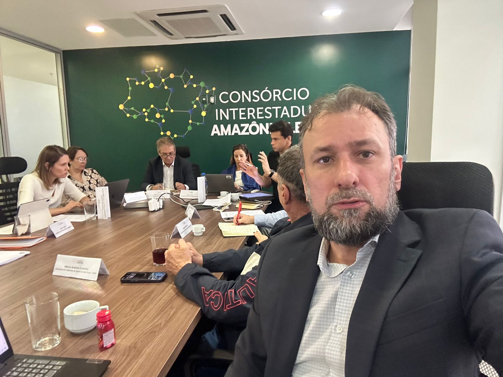 Procuradoria-Geral do Acre participa de encontro para regulação do mercado de carbono na Amazônia Legal, em Brasília